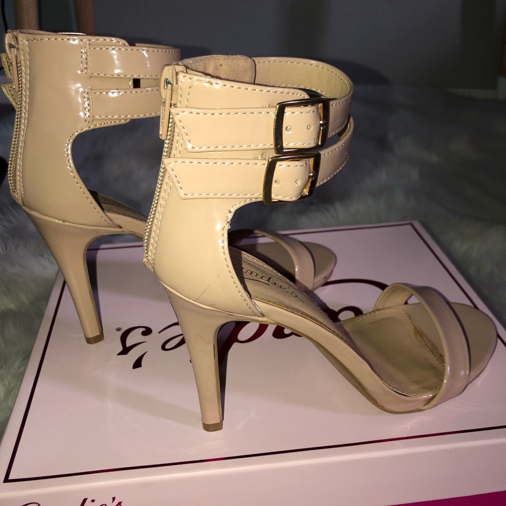 High heels - Picture 2 of 3